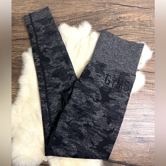 Gymshark Adapt Camo Seamless Leggings – XS – Black/Grey – Scrunch Bum - Picture 1 of 2